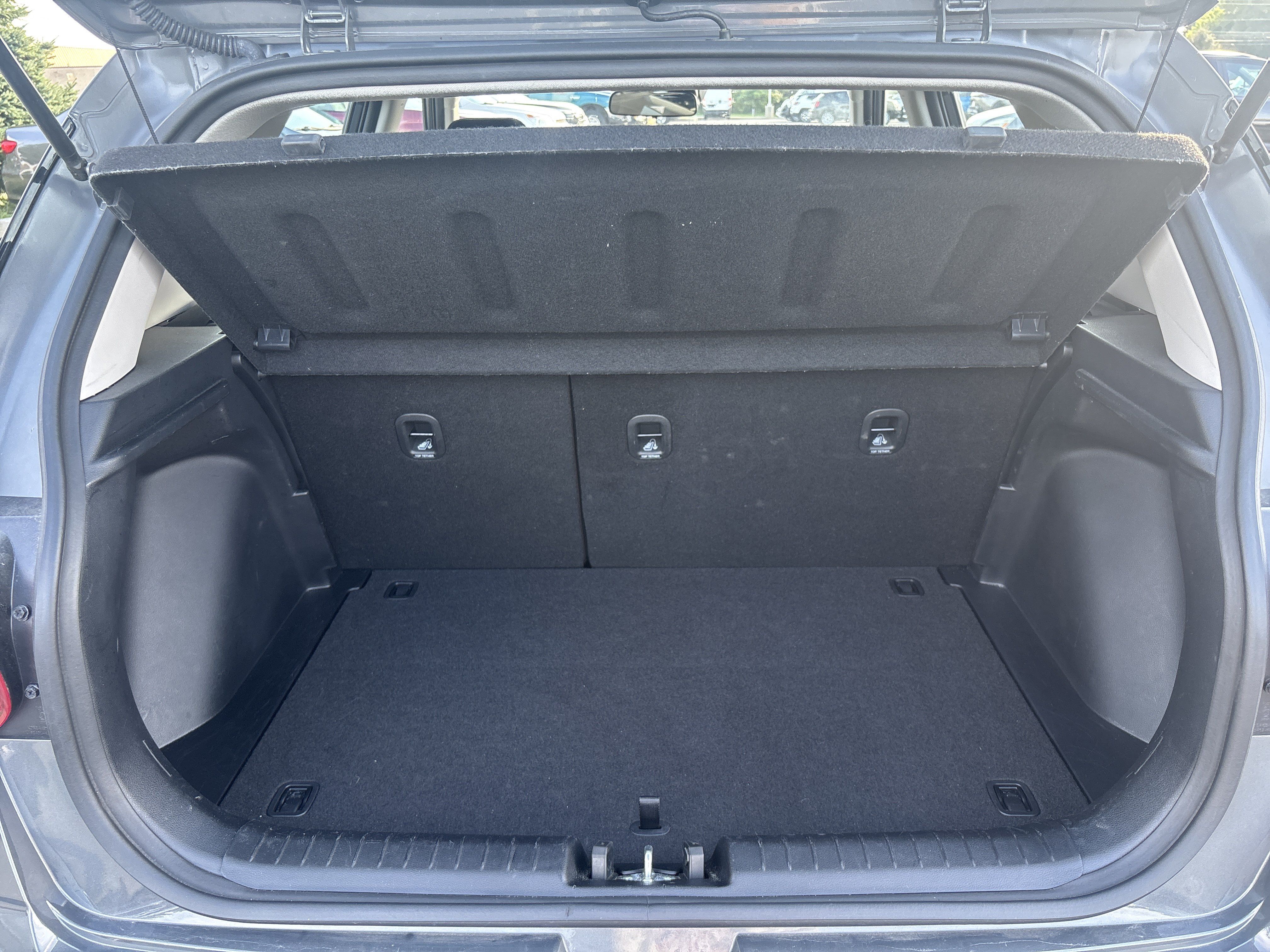 Used 2025 Hyundai Venue SEL FWD image 28