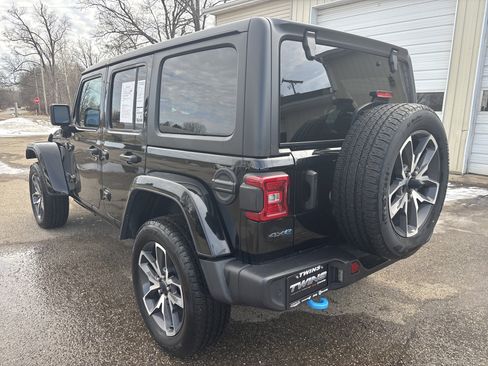 Used 2024 Jeep Wrangler Sport S w/ Convenience Group AWD/4WD image 7