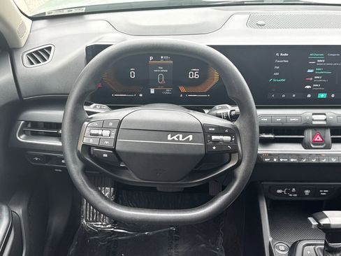Used 2025 Kia K4 LXS image 23