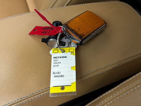 Used 2021 Volvo XC40 T5 Inscription w/ Advanced Package image 30