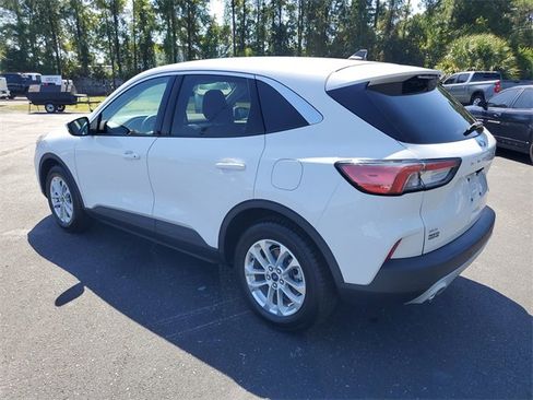 Used 2020 Ford Escape SE image 4