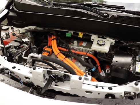 Used 2027 Chevrolet Bolt LT w/ Comfort Package FWD image 30