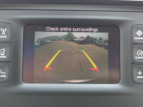 Used 2017 Chrysler Pacifica LX FWD image 25