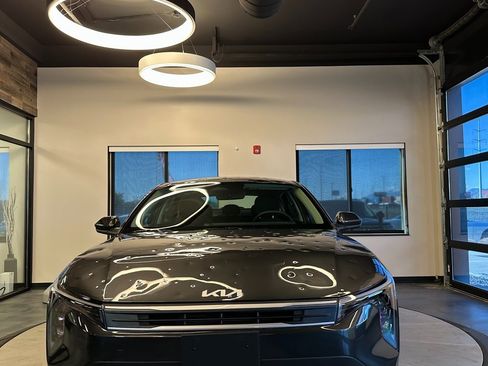 Used 2025 Kia K4 LXS image 8