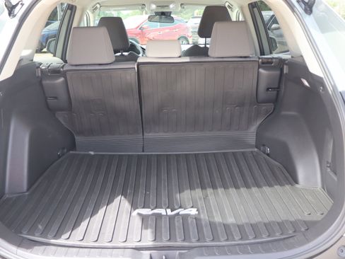 Used 2022 Toyota RAV4 XLE AWD/4WD image 23