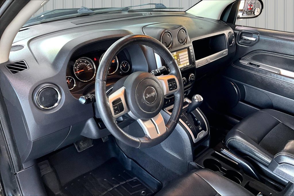 Used 2017 Jeep Compass Latitude AWD/4WD image 15