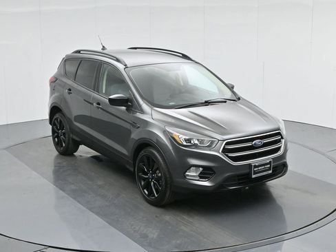Used 2019 Ford Escape SE image 39