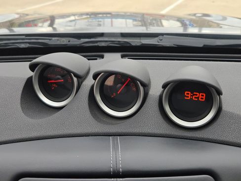 Used 2016 Nissan 370Z Coupe image 16