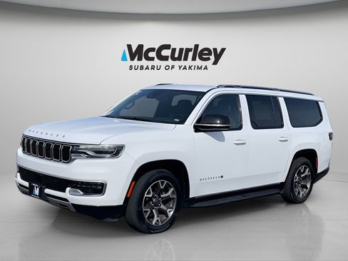 Used 2024 Jeep Wagoneer L Series III w/ Flexible Seating Group image 1