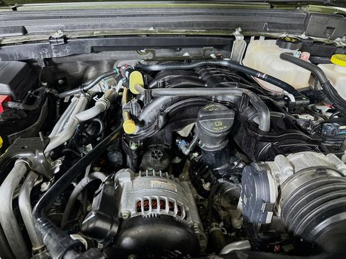 Used 2022 Jeep Gladiator Rubicon w/ Cold Weather Group image 32