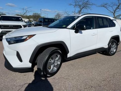 Used 2025 Toyota RAV4 LE AWD/4WD image 6