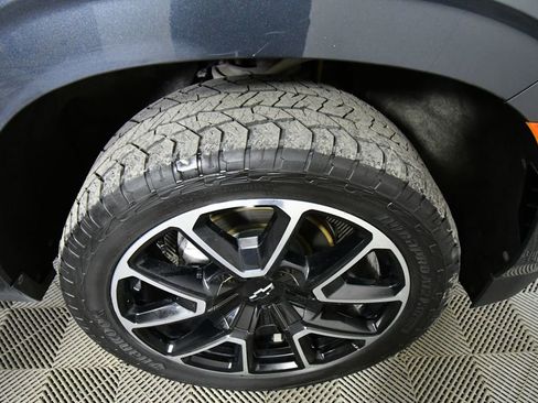 Used 2021 Chevrolet Suburban RST AWD/4WD image 17