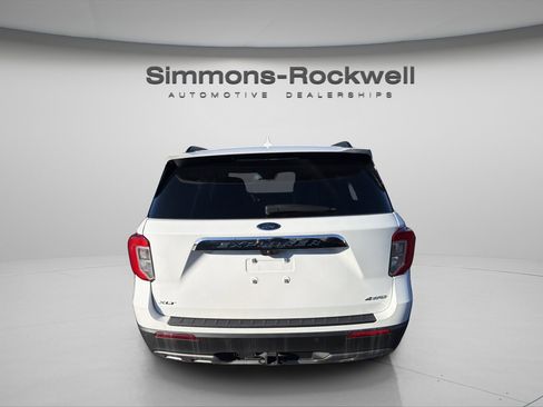 Used 2023 Ford Explorer XLT image 6