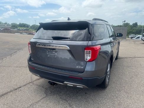 Used 2022 Ford Explorer XLT w/ Equipment Group 202A AWD/4WD image 7