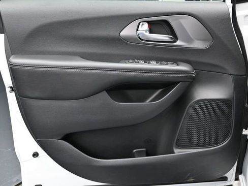 New 2026 Chrysler Voyager LX FWD image 23
