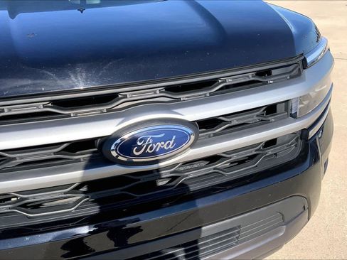 Used 2024 Ford Expedition XLT image 28