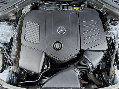 Used 2024 Mercedes-Benz GLC 300 4MATIC image 13
