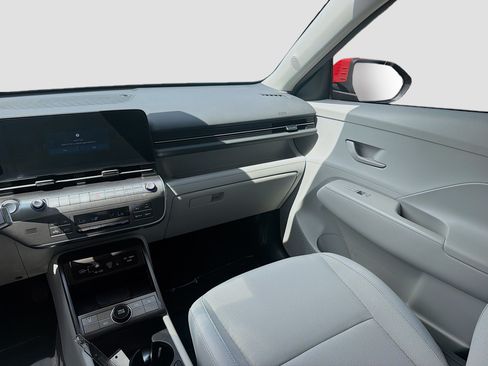 Used 2024 Hyundai Kona SEL w/ Convenience Package FWD image 19