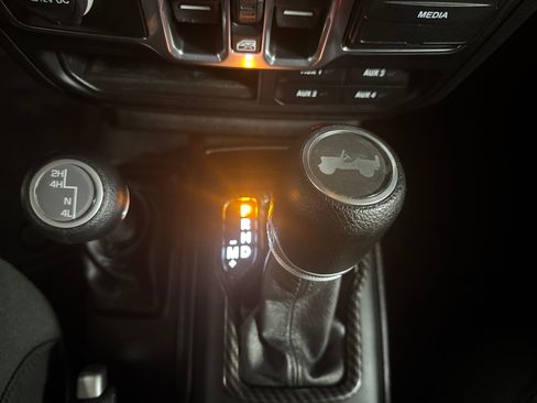 Used 2020 Jeep Wrangler Unlimited Sport image 19