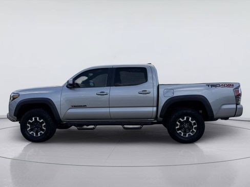 Used 2021 Toyota Tacoma TRD Off-Road w/ Technology Package AWD/4WD image 2