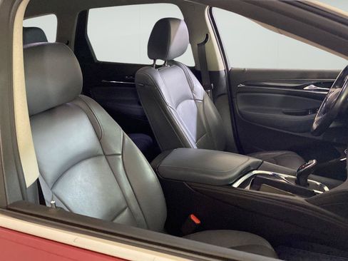 Used 2019 Buick Enclave Essence FWD image 29