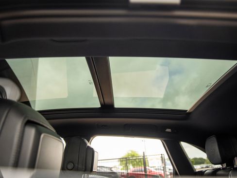 Certified 2023 Porsche Macan Turbo image 29