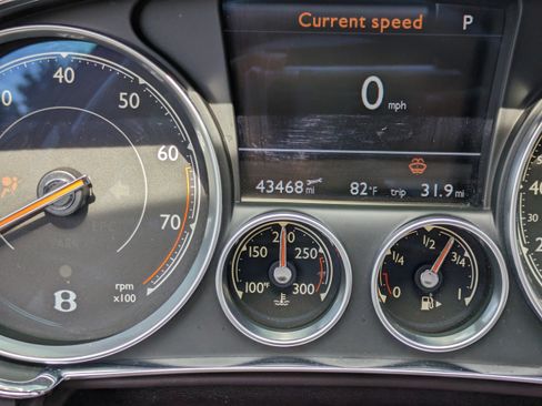 Used 2018 Bentley Flying Spur S W12 AWD/4WD image 32