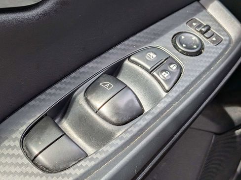 Used 2025 Nissan Sentra SV image 21