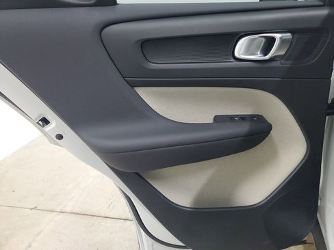 New 2025 Volvo XC40 B5 Ultra w/ Protection Package Premier image 15