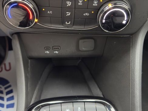 Used 2024 Buick Encore GX Preferred image 19