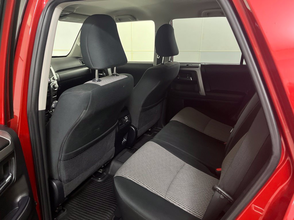 Used 2022 Toyota 4Runner SR5 AWD/4WD image 21