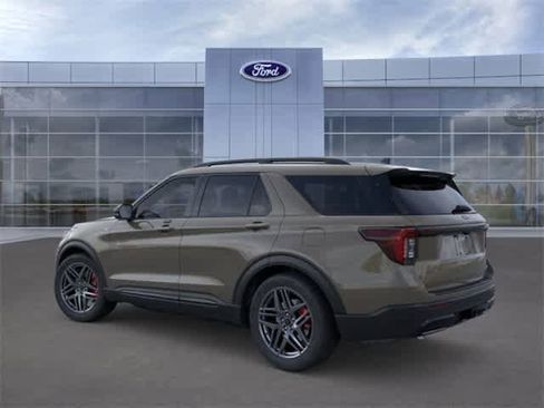 New 2026 Ford Explorer ST-Line w/ ST-Line Street Pack image 4
