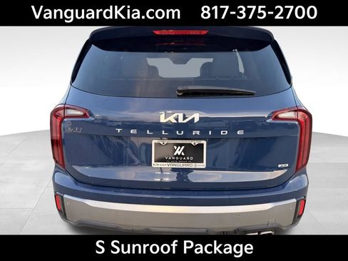 Used 2024 Kia Telluride S w/ S Sunroof Package image 3