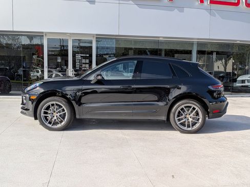 New 2026 Porsche Macan image 2