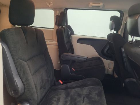 Used 2015 Dodge Grand Caravan American Value Package image 19