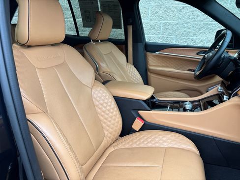 Used 2022 Jeep Grand Cherokee Summit image 38