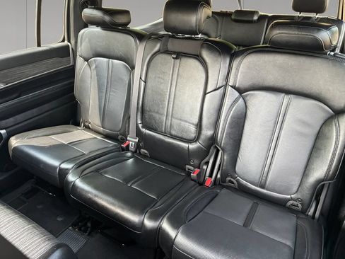 Used 2024 Jeep Wagoneer Series II w/ Flexible Seating Group AWD/4WD image 16