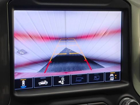 Used 2021 Chevrolet Silverado 1500 LT w/ Z71 Off-Road Package image 7