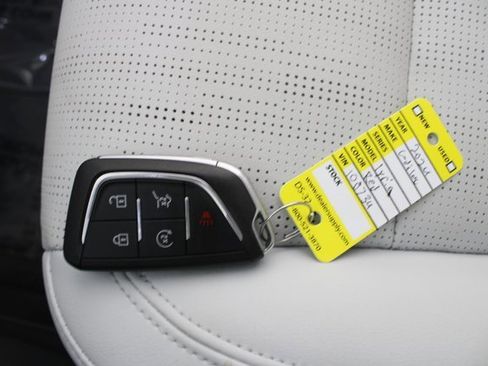 Used 2024 Cadillac Lyriq Sport image 8