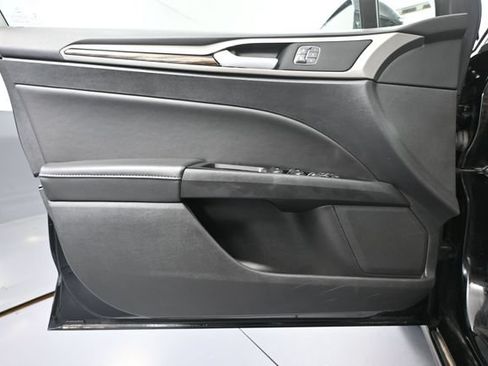 Used 2016 Ford Fusion SE w/ Equipment Group 202A FWD image 20