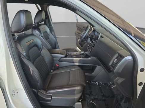 Used 2023 Nissan Pathfinder Rock Creek AWD/4WD image 31