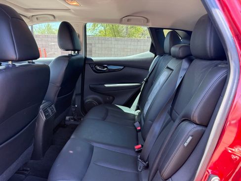 Used 2021 Nissan Rogue Sport SL w/ Premium Package FWD image 10