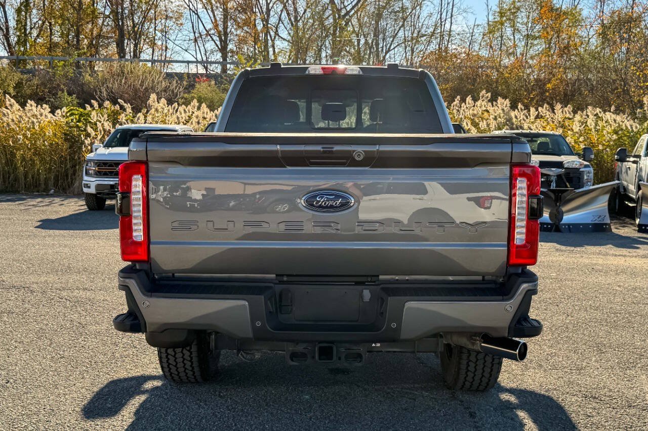Used 2024 Ford F350 Lariat w/ Sport Appearance Package AWD/4WD image 4