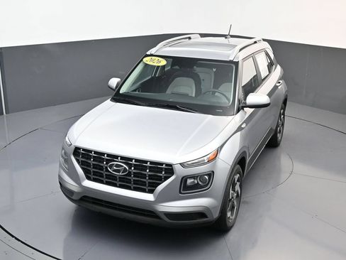 Certified 2026 Hyundai Venue SEL FWD image 21