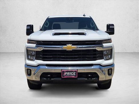 Used 2025 Chevrolet Silverado 2500 LT w/ Safety Package AWD/4WD image 2