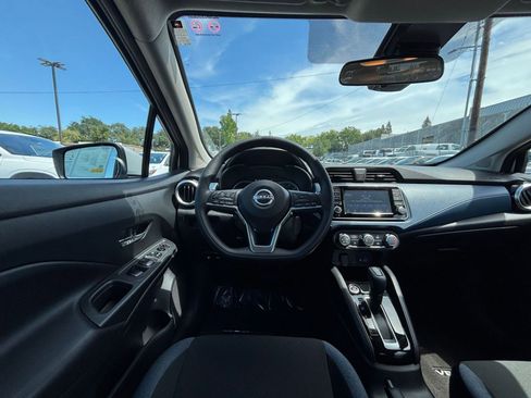 Used 2025 Nissan Versa SV FWD image 32