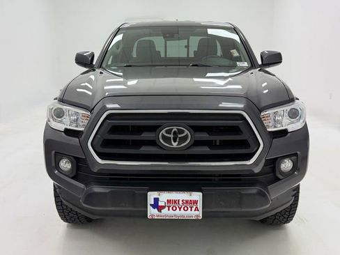 Used 2022 Toyota Tacoma SR5 w/ SR5 Appearance Package (SM) AWD/4WD image 3