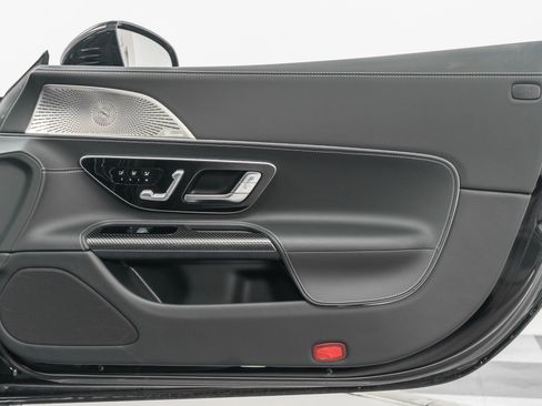 Used 2023 Mercedes-Benz SL 63 AMG 4MATIC image 43