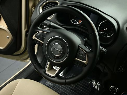 Used 2016 Jeep Renegade 75th Anniversary image 8