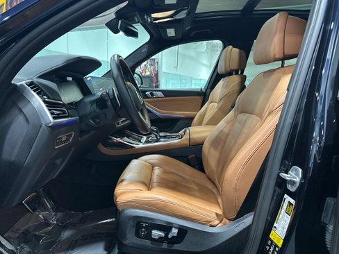 Used 2021 BMW X7 xDrive40i w/ M Sport Package AWD/4WD image 44